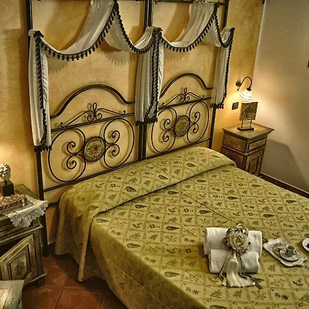 فندق Victoria تاورمينا
